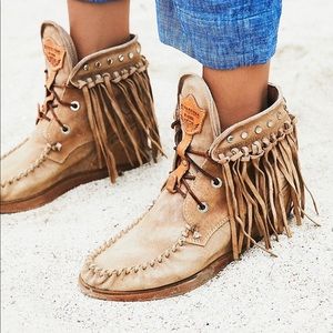Roseland Moccasin Boot by el Vaquero
